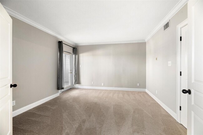 Building Photo - 5709 Lyons View Pike