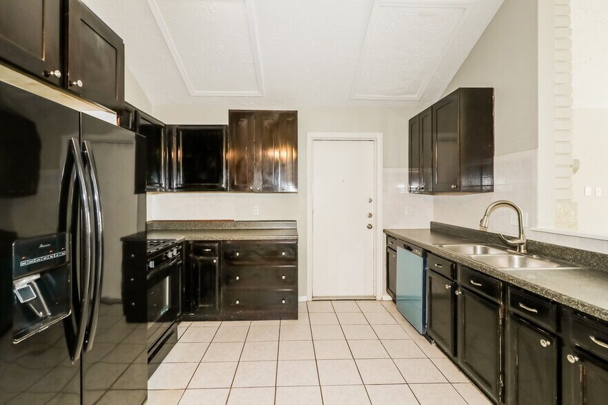 Building Photo - 7105 Haven Creek Dr