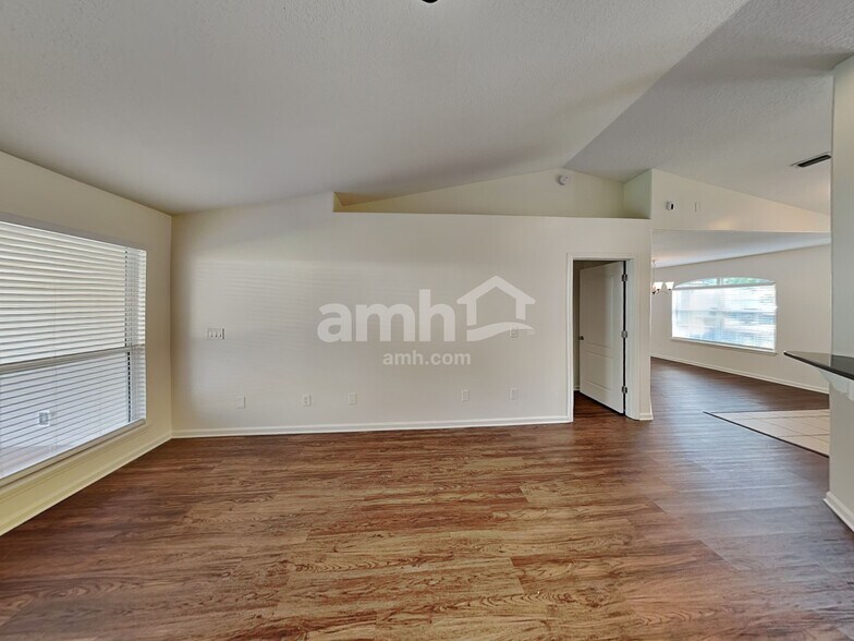 Building Photo - 1006 Bass Harbor Dr