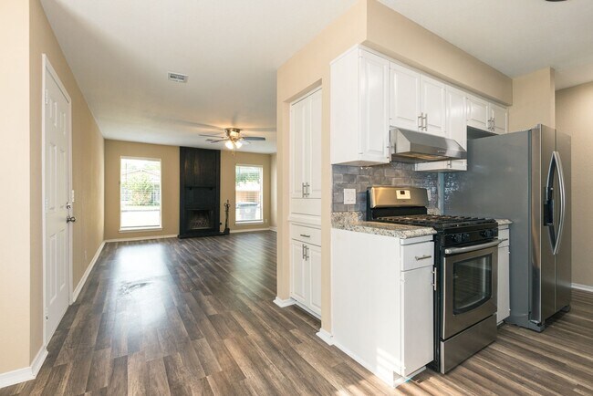 Building Photo - East 33rd Ct Duplex