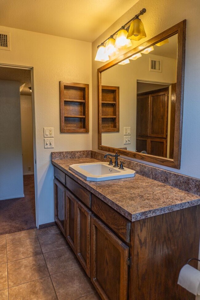 Building Photo - Spacious 3-Bedroom, 4-Bath Vintage Home wi...