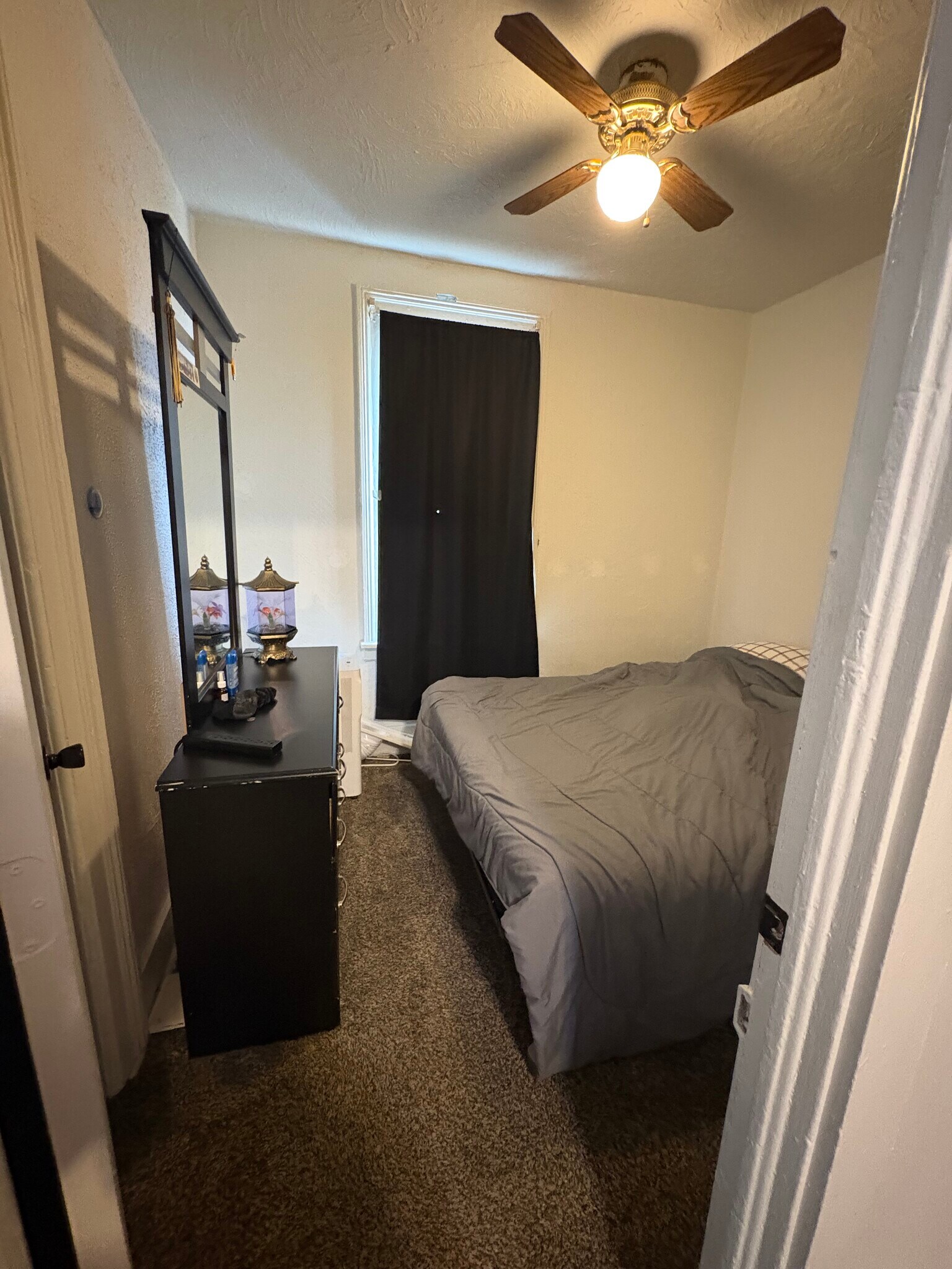 Building Photo - 904 46th St