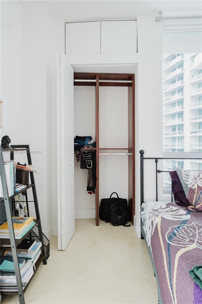 Building Photo - 350 S Miami Ave