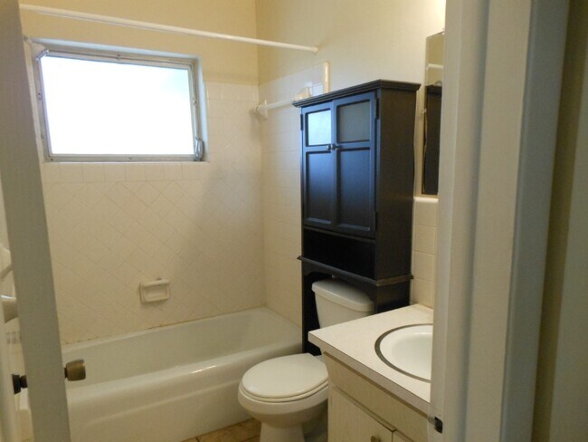 Building Photo - 10629 101st St N