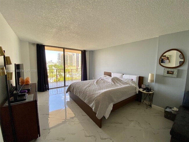 Building Photo - 210 174th St