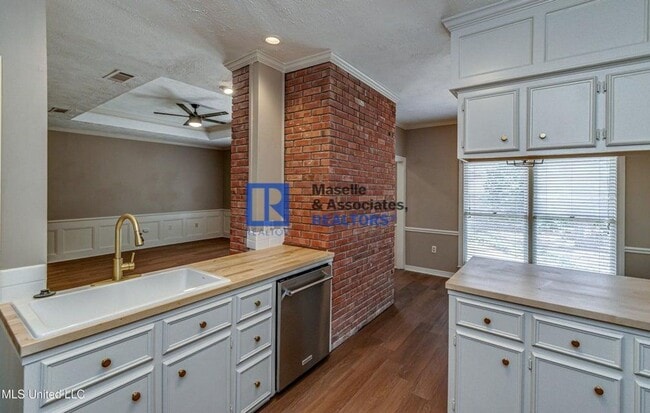 Building Photo - 3 Bed/2 Bath Home in Castlewoods in Brandon