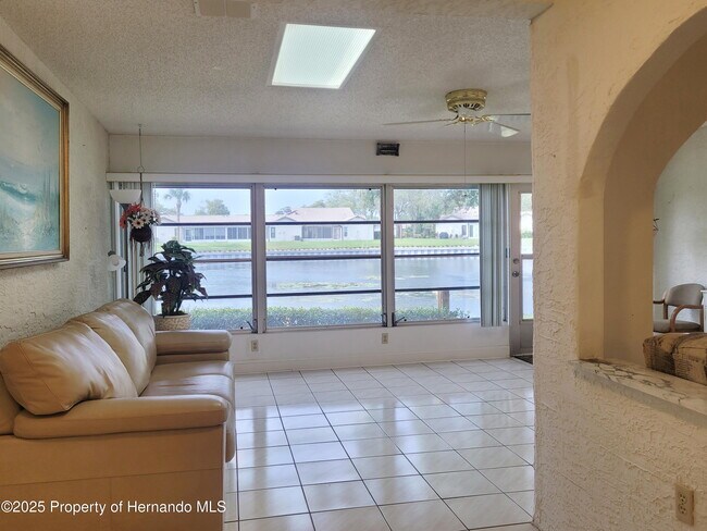 Building Photo - 7559 Heather Walk Dr