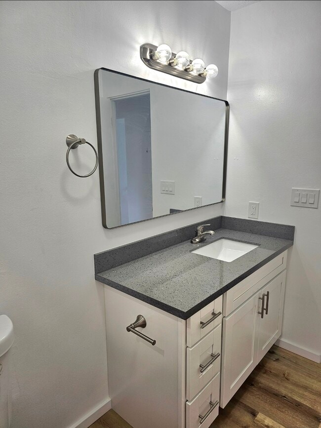 Building Photo - 56-344-344 Huehu St