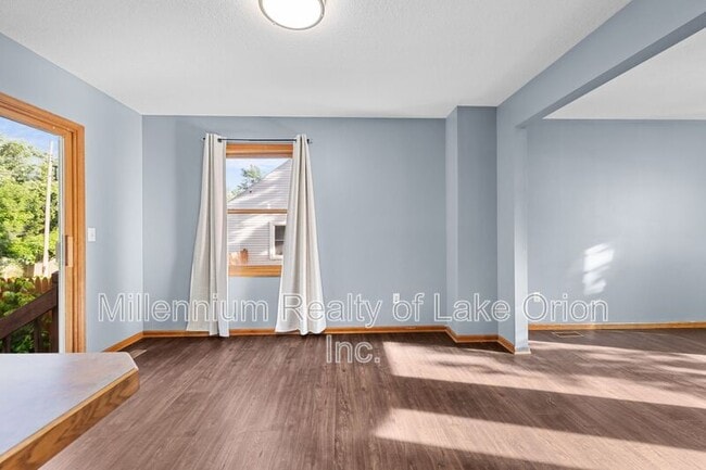 Building Photo - 303 S Saginaw St