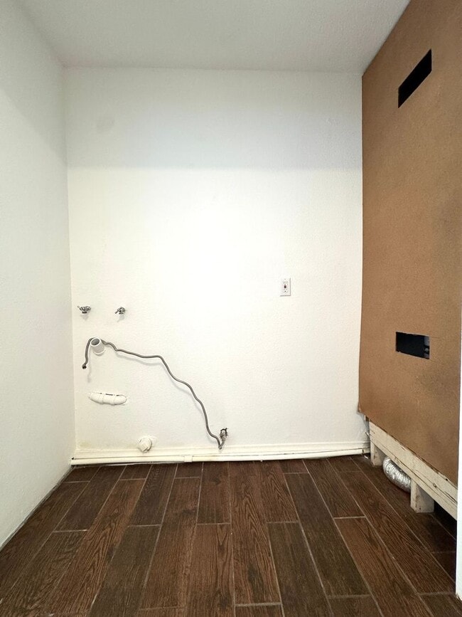 Building Photo - 3 Bedroom House in Sherman Oaks!