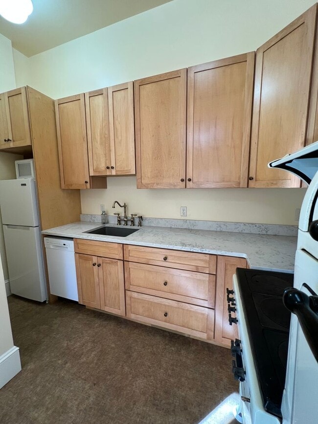 Building Photo - 110 Richardson