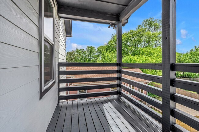 Building Photo - 145 Fain St