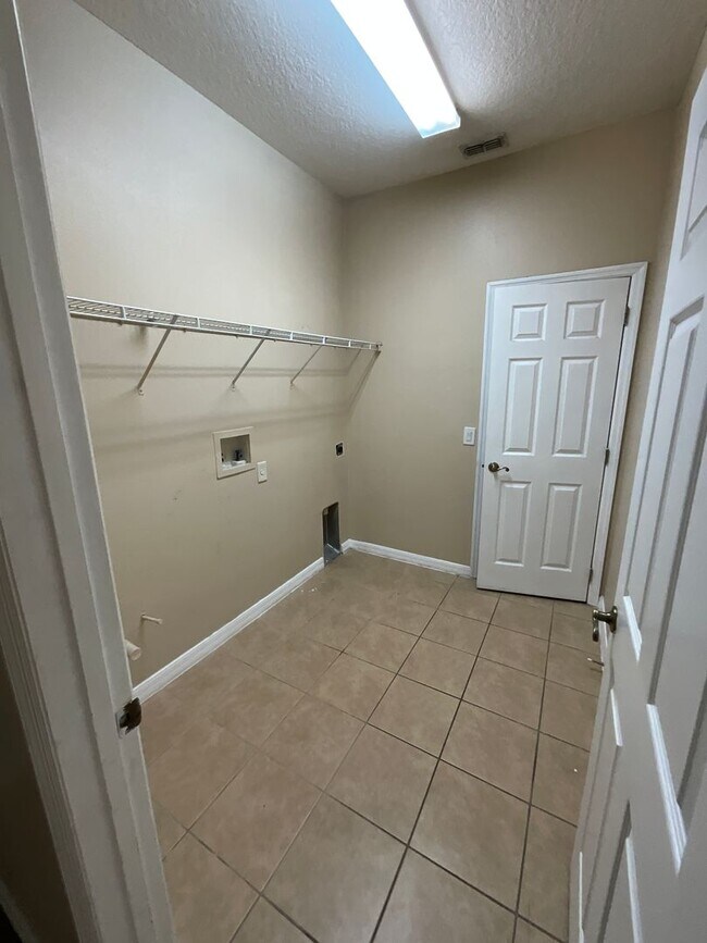 Building Photo - Beautiful Corner Lot