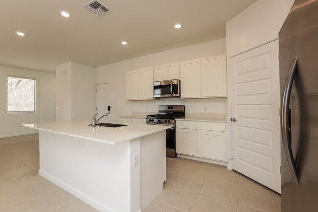 Building Photo - 7070 W Joycliff Way