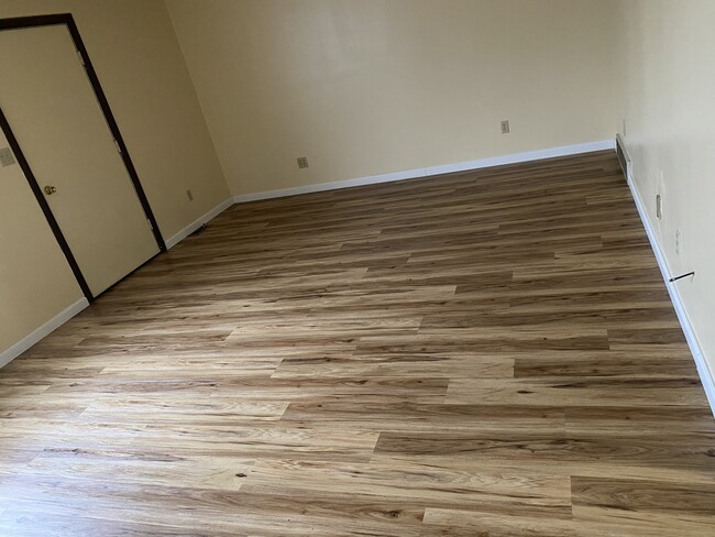 Main living room - 5 Oak Drive Cir