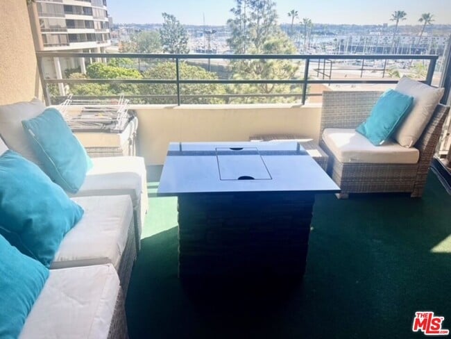 Building Photo - 4314 Marina City Dr