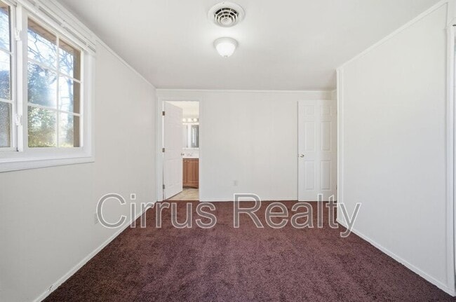 Building Photo - 1924 Zinzer Rd