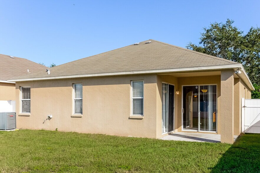 Building Photo - 13614 Mere View Dr