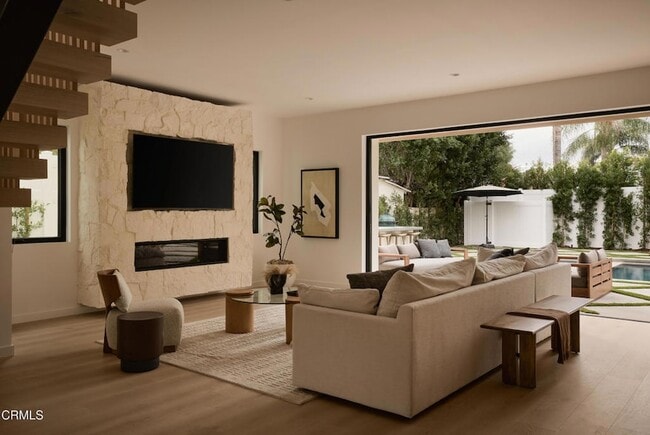 Building Photo - 11638 Kling St