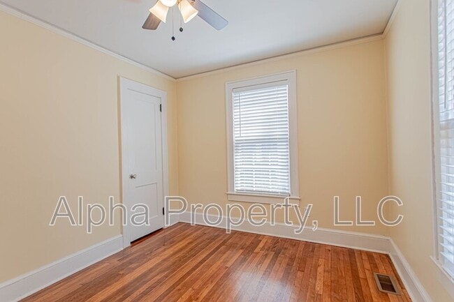 Building Photo - 14 Skyland Dr