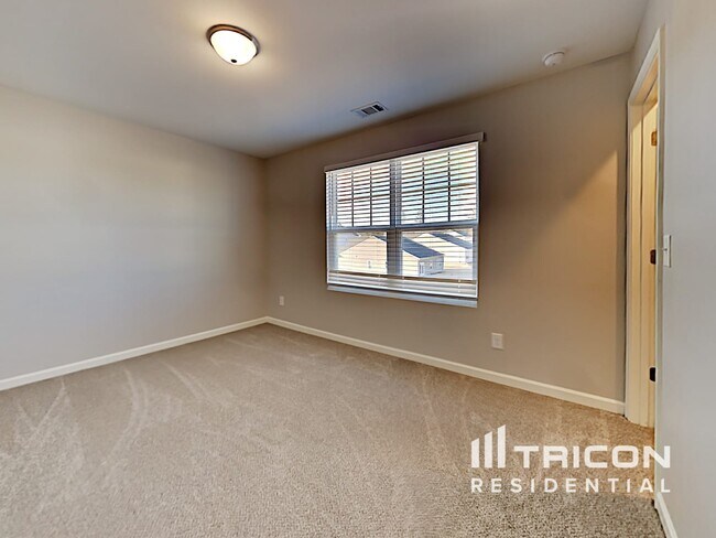 Building Photo - 238 Trail Winds Dr