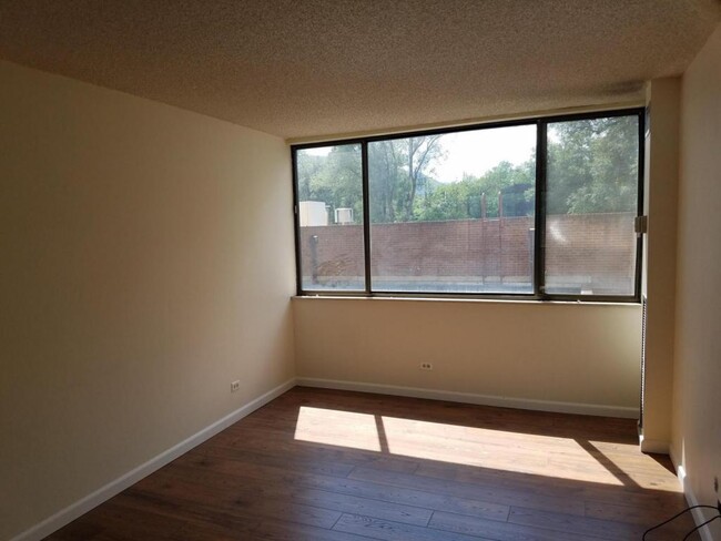 Building Photo - 1850 Folsom St., Unit 206