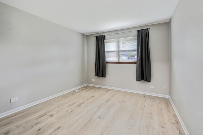 Building Photo - 8456 Dixon Ct