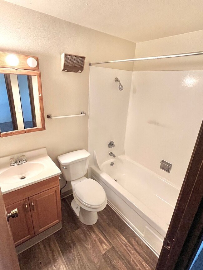 Building Photo - 527-545-545 SE 78th Ave