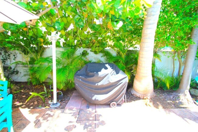 Building Photo - 1390 Ocean Dr