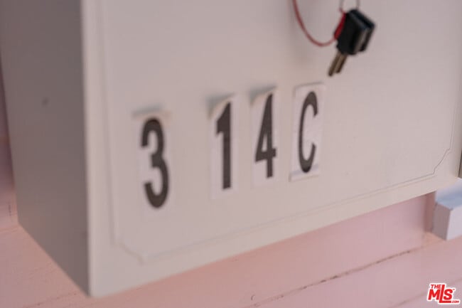 Building Photo - 314 N Venice Blvd