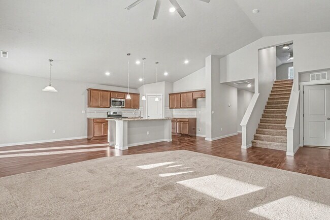 Building Photo - 19361 Kiowa Crk Wy