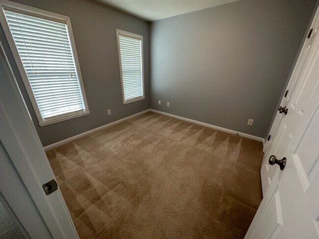 Building Photo - Beautiful Fenced in Patio Home in Colfax!