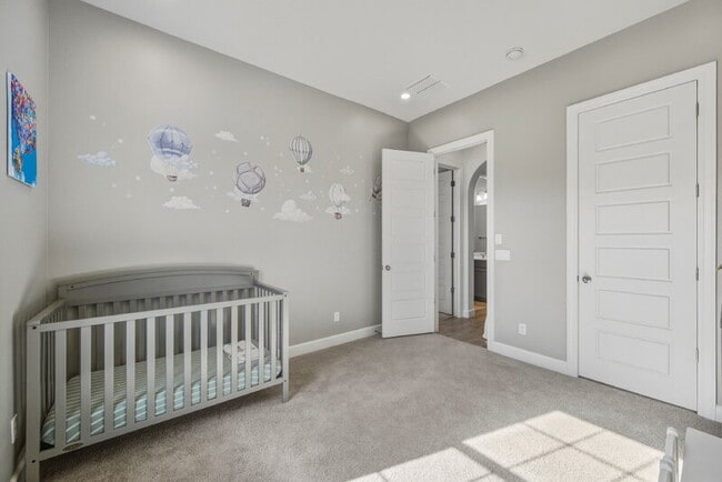 Building Photo - 3930 E Iris Dr