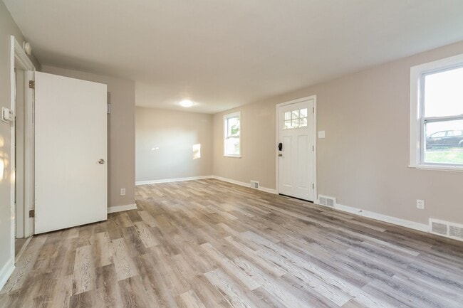 Building Photo - 243 Nantucket Dr