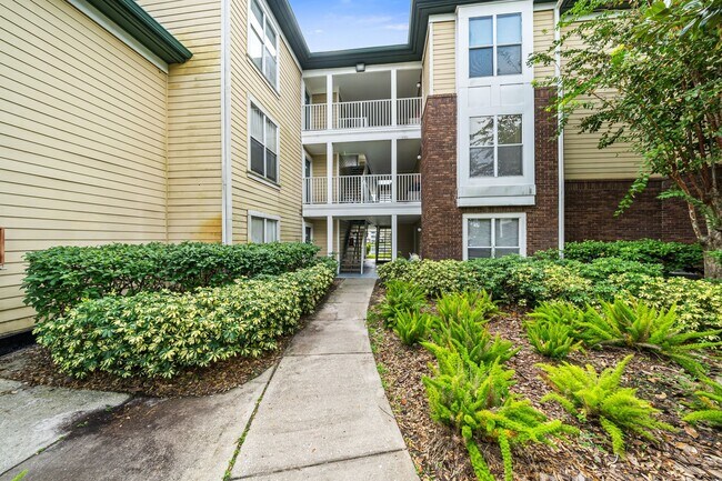 Building Photo - 10122 Winsford Oak Blvd