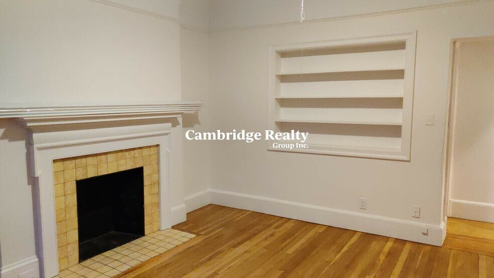 Building Photo - 641 Green St