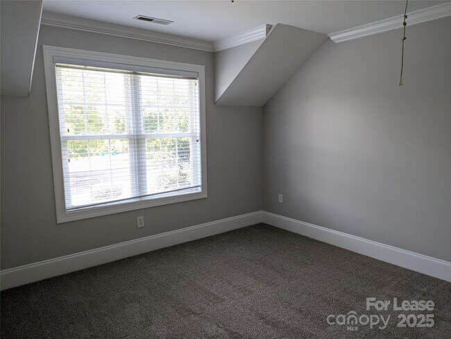 Building Photo - 103 Hickory Hill Rd