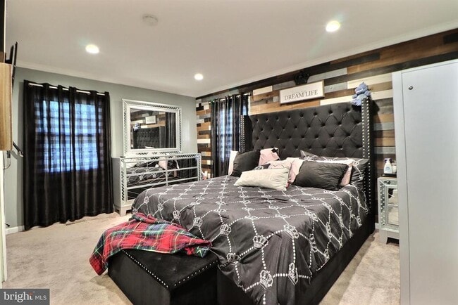 Building Photo - 24 Forestview Pl