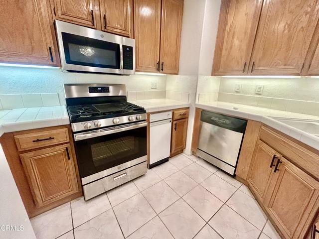 Building Photo - 1066 Sheffield Pl