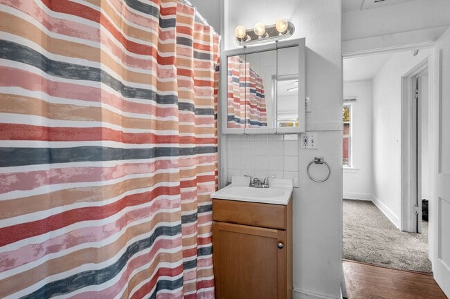 Building Photo - Charming Garland Area Home!