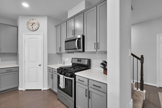 Building Photo - 3791 Lake Bend Shore Dr