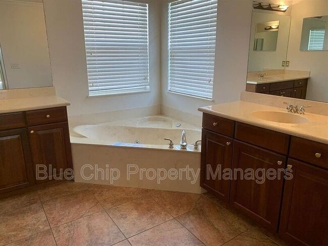 Building Photo - 9773 Portofino Dr