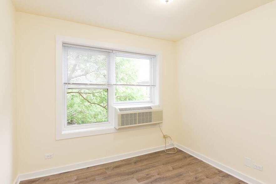 Building Photo - 1850 N Humboldt Blvd