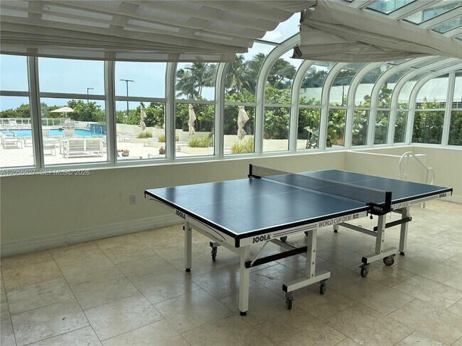 Building Photo - 6917 Collins Ave