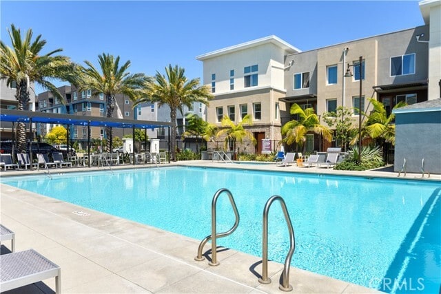 Building Photo - 164 Unity St