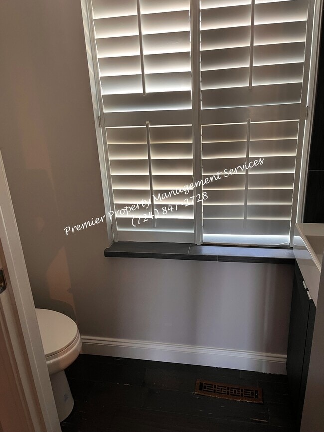 Building Photo - 208 Bonnie Brae Dr