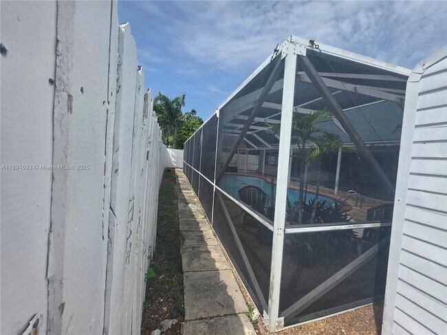 Building Photo - 18462 SW 89th Pl