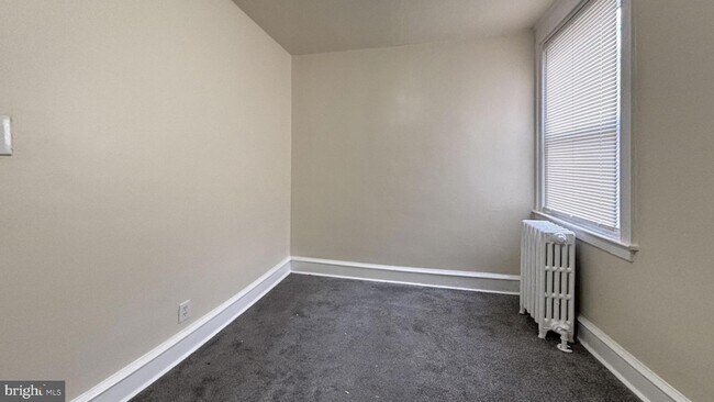 Building Photo - 7246 Lamport Rd