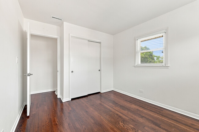 Building Photo - 630 Hibbard Rd
