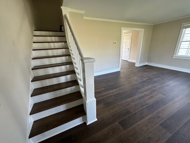 Building Photo - Old Hickory Village Duplex